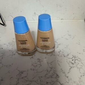 COVERGIRL 530 Classic Beige Clean Matte Foundation Lot of 2